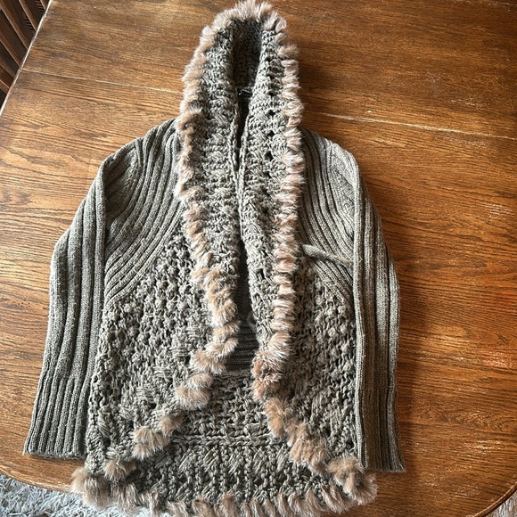 NESS fur cardigan. (Rabbit fur) - Picture 8 of 11